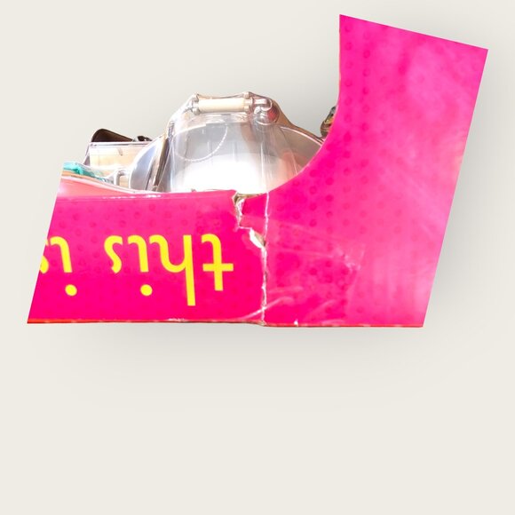 Our Generation Dog & Pet Grooming Salon Play Set (for 18 inch Dolls) - Picture 13 of 13